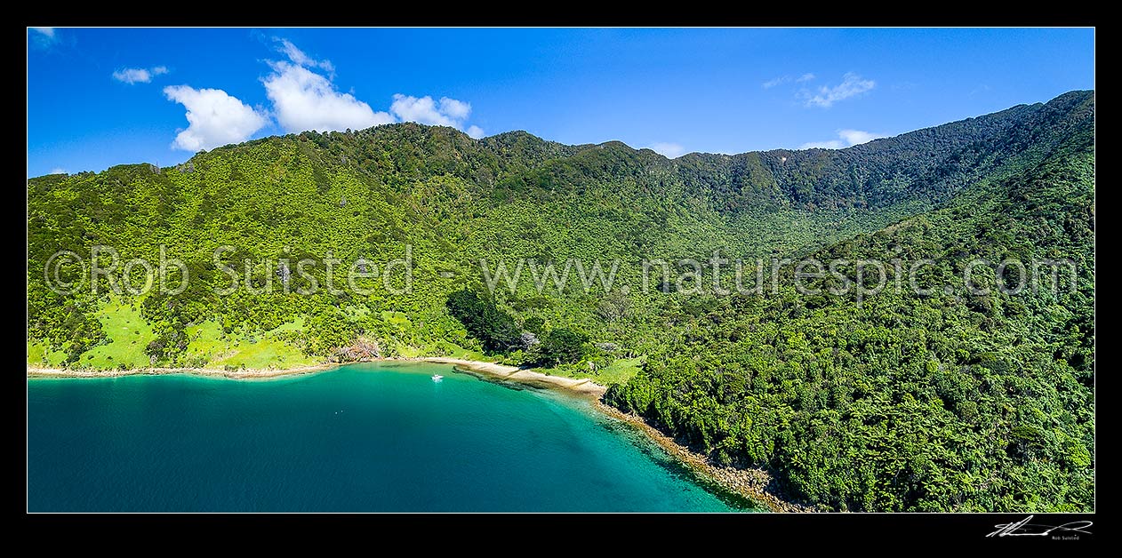 Image of Cannibal Cove in the outer Queen Charlotte Sound (Totaranui). An important site from Captain Cook's visits to NZ. Aerial panorama, Marlborough Sounds, Marlborough District, Marlborough Region, New Zealand (NZ) stock photo image