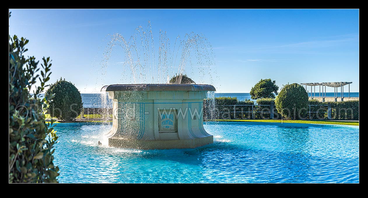 Image of Napier's iconic Tom Parker Art Deco fountain 1936, in Napier's warterfront gardens and marine parade. Panorama, Napier, Napier City District, Hawke's Bay Region, New Zealand (NZ) stock photo image